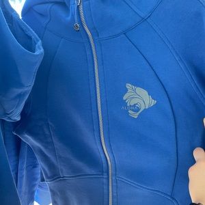 Lululemon scuba full-zip cropped hoodie - limited edition - Aloha collection